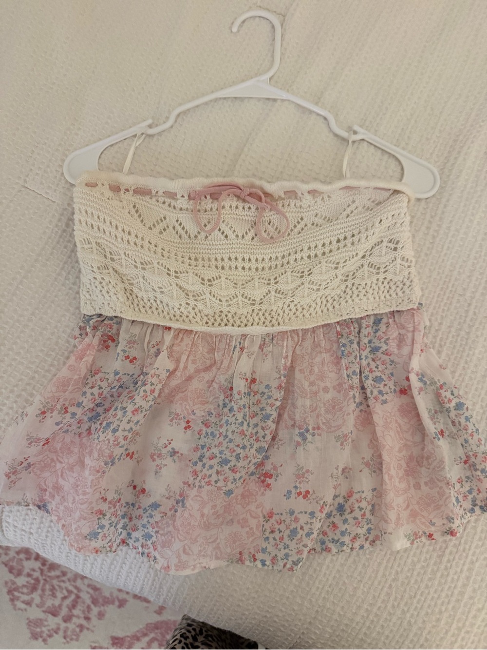 Hollister Strapless Crochet Floral tube top- Cream & Pink